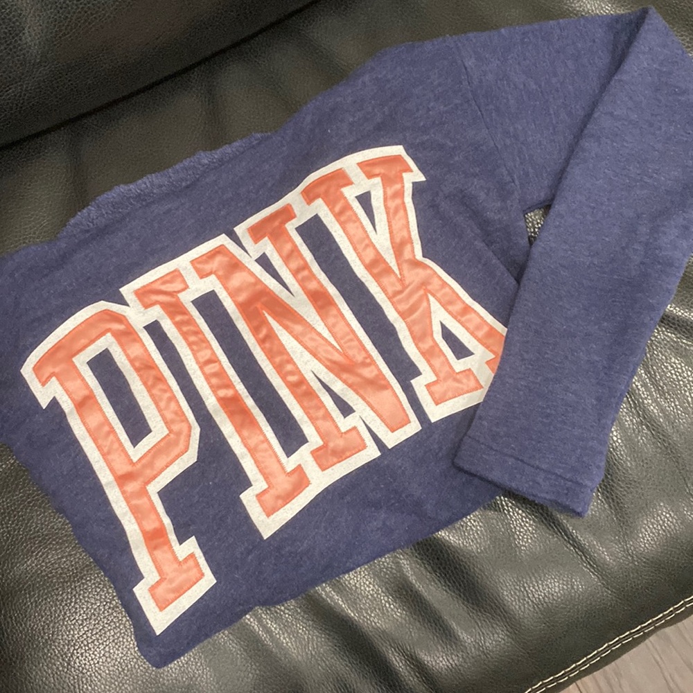 Gently worn in perfect/brand new condition PINK hoodie sweatshirt